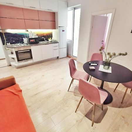 Blue And Rose Cozy - Quiet In The Best Location - Self Check-In - 5Th Floor With Elevator Сараево Экстерьер фото